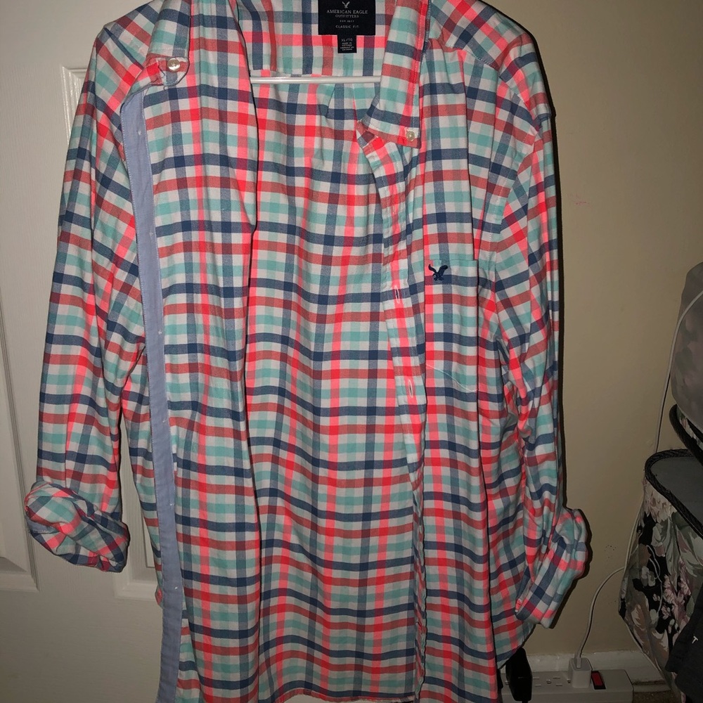 Men’s American Eagle Button Up